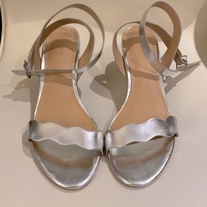 LOFT STRAPPY SANDALS 9.5